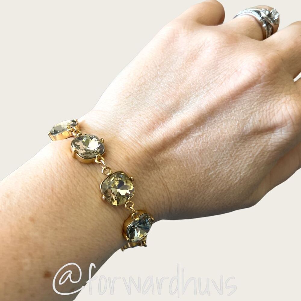 Sparkling Glass Rhinestone Bracelet - Stunning Addition to Your Collection